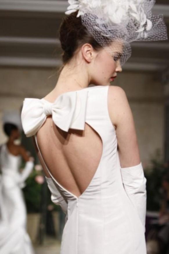 wedding photo - Elegant Bow Back Wedding Dress ♥ Oscar de la Renta Bridal Collection  