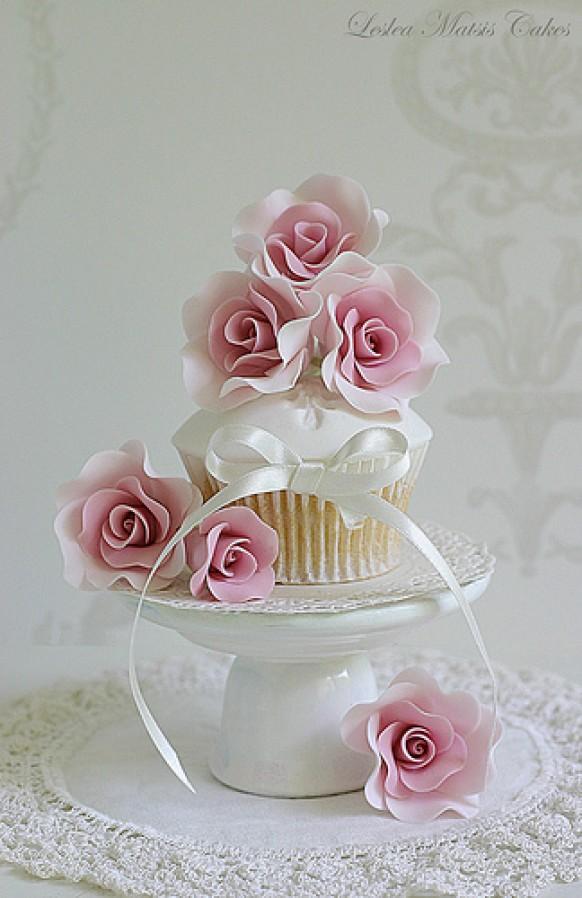 wedding photo - Roses roses de petit gâteau