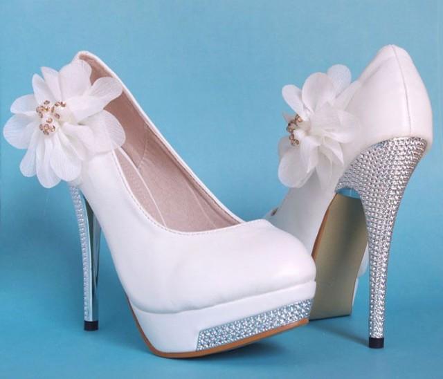 wedding photo - Weiß Party Queen Glitter High Heel Platform Spitze-Blumen-Hochzeits-Schuhe der Frauen