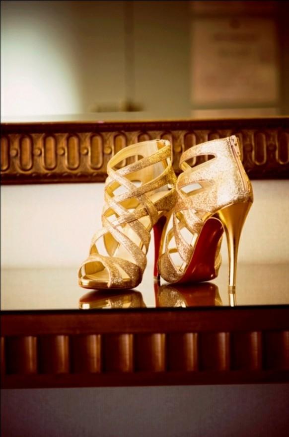 wedding photo - Христианские обувь Louboutin Свадебный ♥ шикарные и модные свадебные Туфли на высоких каблуках