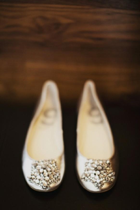 wedding photo - أحذية زفاف عصرية ومريحة