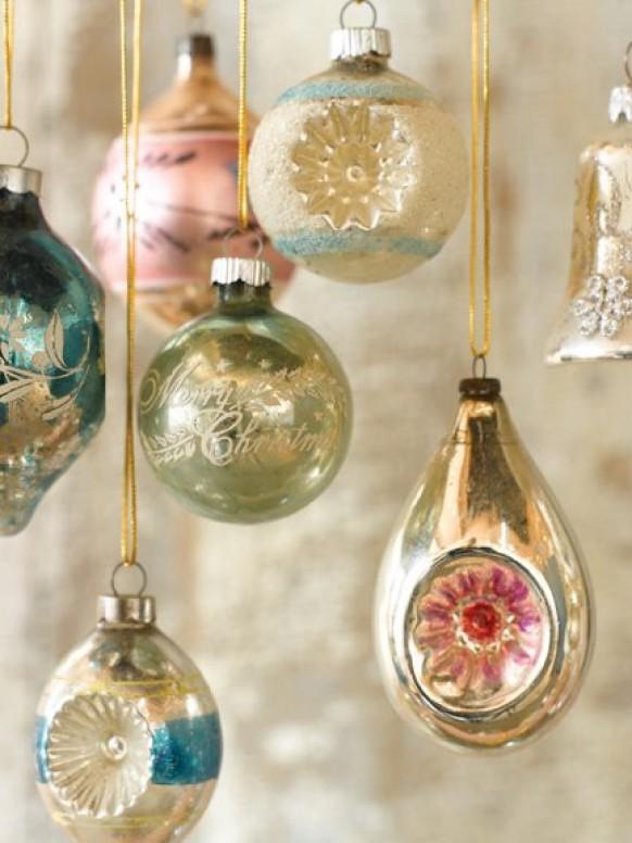 wedding photo - Winter & Christmas Wedding Decoration Ideas ♥ Vintage Shiny Glass Christmas Ornaments