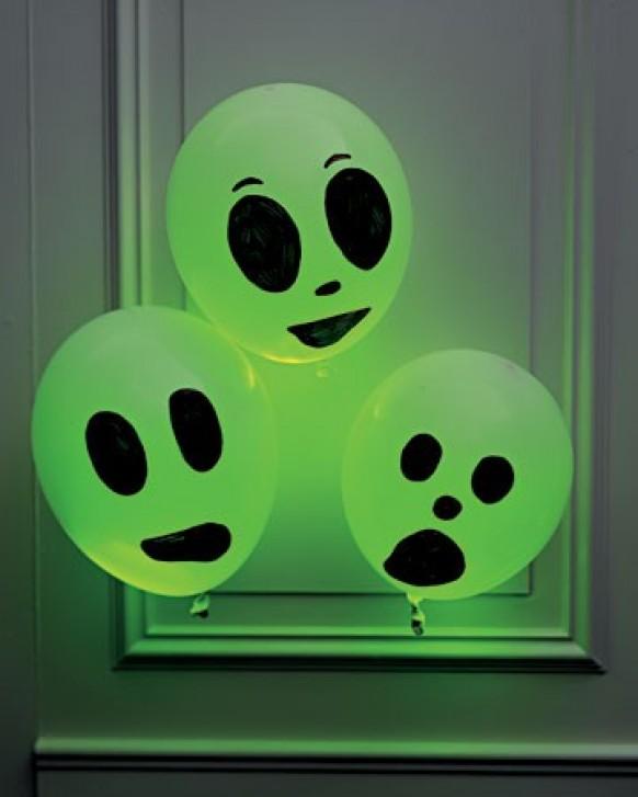 wedding photo - Glowing Ghost Ballons for Halloween ♥ Halloween Party Decor Ideas