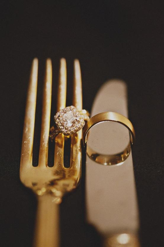 Unique and Creative Wedding Ring Photo Idea