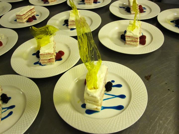 Hochzeit - cake, sugar, dessert, sculpted, berries, drizzle, plate, food, catering