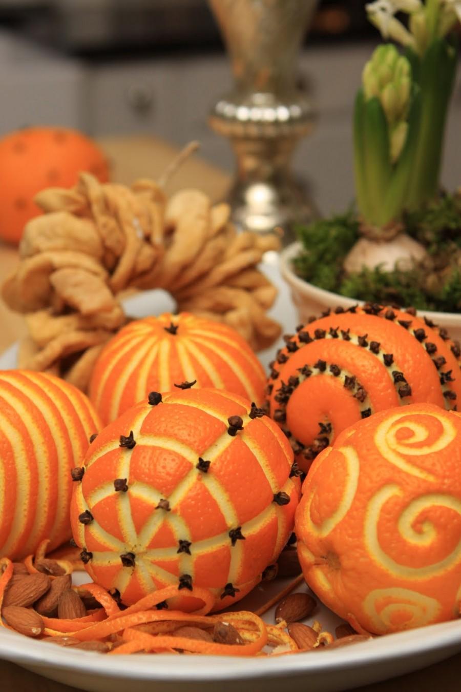 Wedding - Easy and Cheap Winter Centerpiece ♥ DIY Creative Oranges Cloves Pomander Balls for Christmas Weddings 