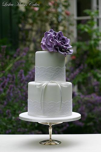 Свадьба - Пурпурная роза с кружевом
