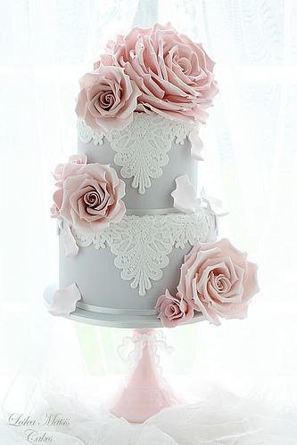 Mariage - Gris avec des roses roses et dentelle