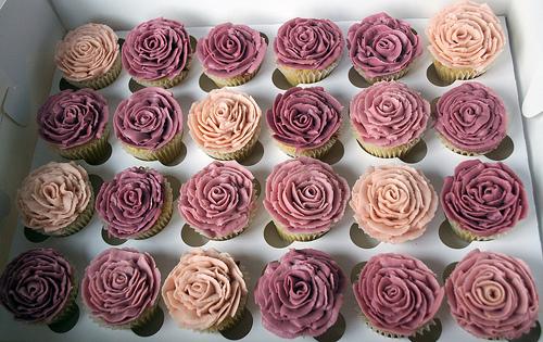 Hochzeit - Rose Cupcakes