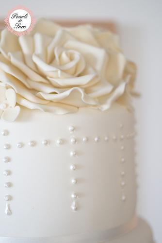Wedding - Pearl Wedding Cake 3-0678