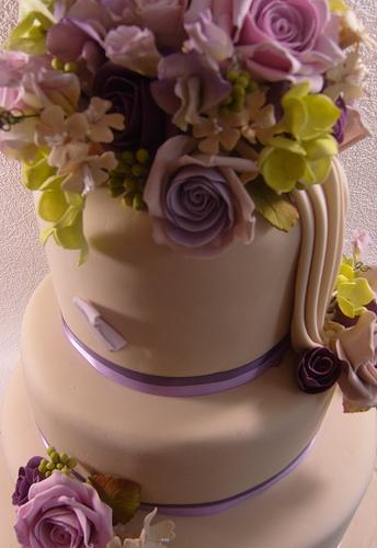 Wedding - Taupe And Puple Cake Close Up