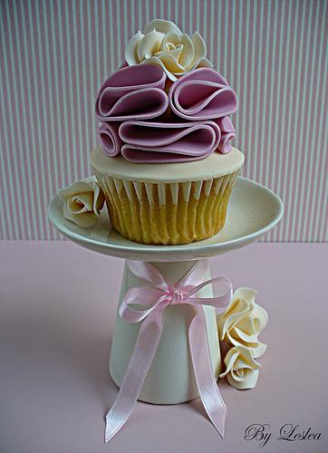 Hochzeit - Weinlese-rosa Rüschen Cupcake