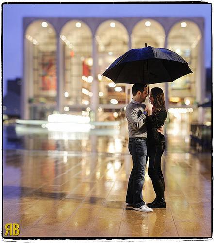 Mariage - Sourire sous la pluie