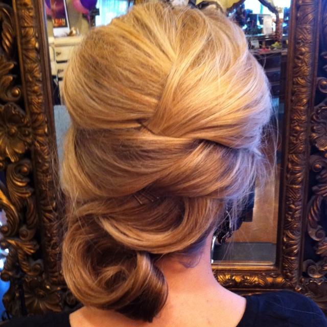 Свадьба - Gorgeous French Loops Updo 