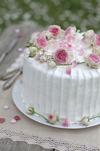 Wedding - White wedding cake decorated with pink roses