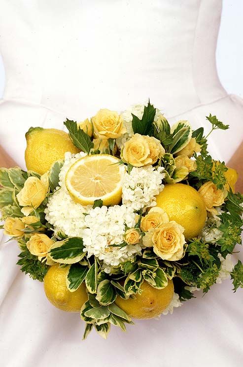 Wedding - Bouquet with lemons and yellow-colored roses.