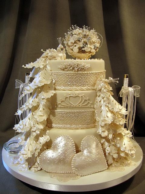 Wedding - Sparkling golden color wedding cake