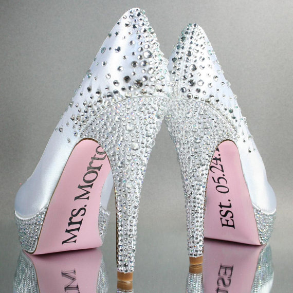 زفاف - أحذية الزفاف - منصة أحذية الزفاف الأبيض مع حجر الراين تفاصيل، رسمت وحيد وحفظ تاريخ الشارات