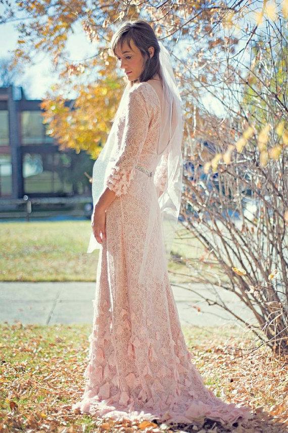 زفاف - Lace BohoVintage Wedding Dress with Sleeves Open Ballerina Back and BEAUTIFUL skirt detailing - New