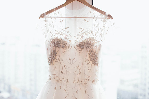 زفاف - Stunning Hand Beaded Wedding Bridal Dress in Ivory or White. Also available as a long sleeve. - New
