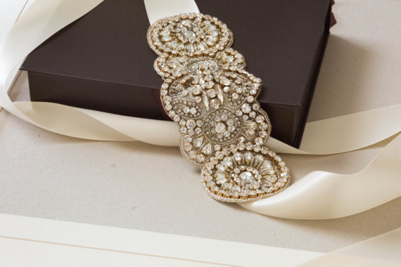 Hochzeit - lovely wedding bridal belt