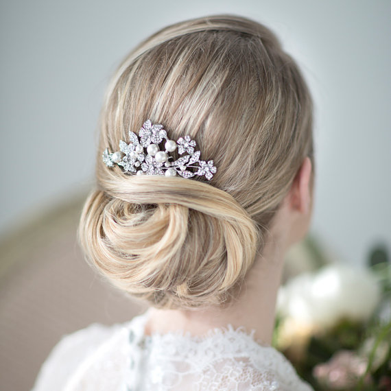 Hochzeit - Bridal Hair Comb,  Wedding Head Piece,  Crystal and Pearl Haircomb, Wedding Hair Accessory - New