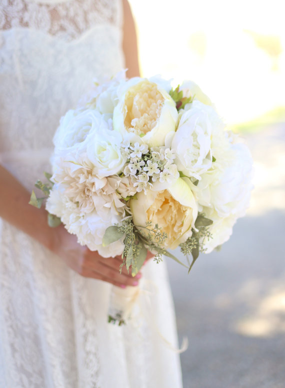 زفاف - White Cream Roses Peonies Wildflowers Bride Bouquet