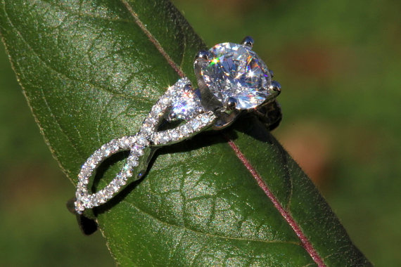 Mariage - Diamond Engagement Ring - 1.50 carat Round - Pave - Antique Style - 14K white gold - Weddings- Luxury- Brides - New