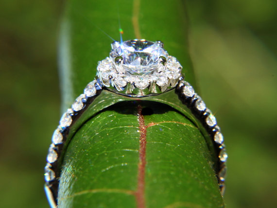 زفاف - CUSTOM Made - Diamond Engagement Ring - 1.61carat  Round - Split Shank-  Halo - Pave - Antique Style - 14K white gold - New