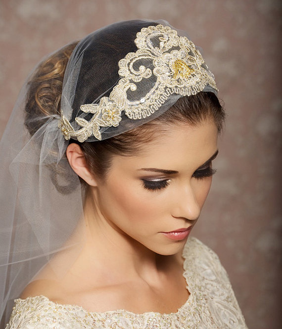 Свадьба - Juliet Cap Veil Gold Lace Veil Lace Bridal Cap Tulle Veil Juliet Veil Floral Art Deco Veil - Made to Order - ODETTE - New
