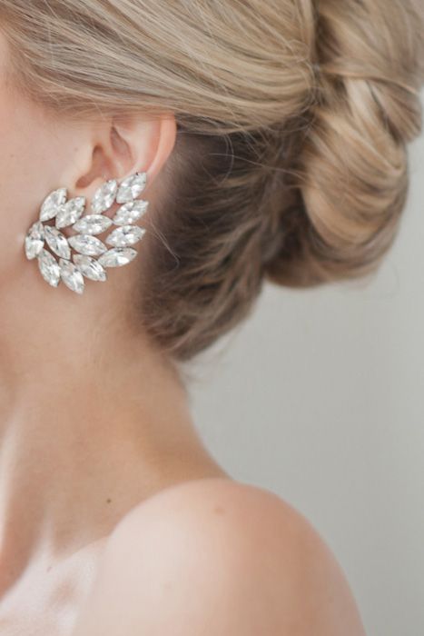 Свадьба - Statement Earrings For Your Wedding Day