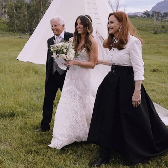 زفاف - Sara Russell 