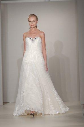 Mariage - Piccione by Alfred Angelo