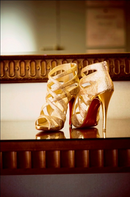 Hochzeit - Sparkly Wedding Shoes