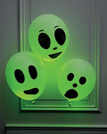 Wedding - Glowing Ghost Ballons for Halloween ♥ Halloween Party Decor Ideas