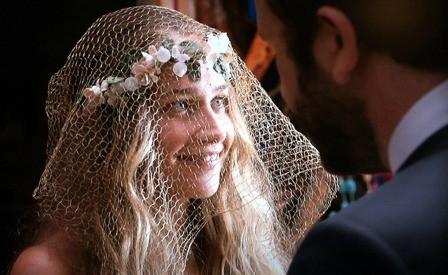 Hochzeit - Brides 'Beauty Director, Dana Holz