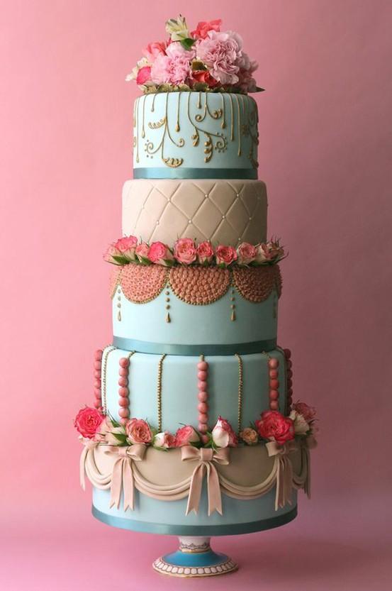 Hochzeit - Tattoo Bride: unenomaisia kakkuja