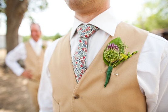 Hochzeit - Grüne Boutonniere für den Bräutigam