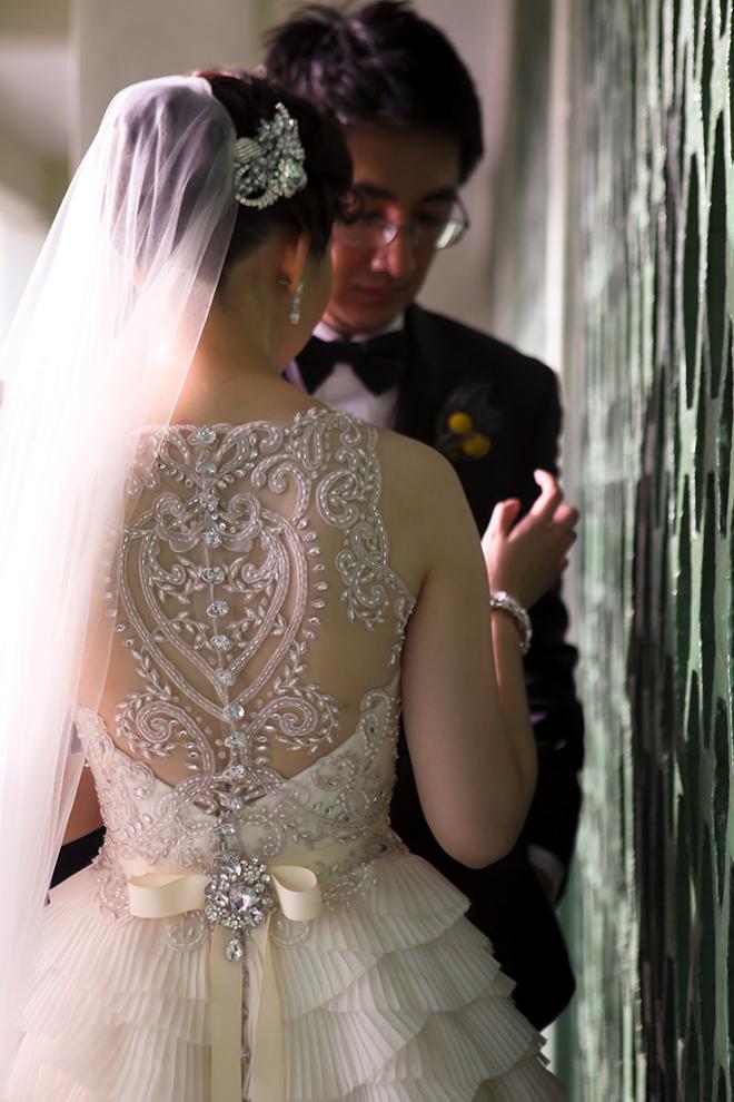 Hochzeit - Illusion Zurück Brautkleid ♥ Veluz Reyes Bridal Collection