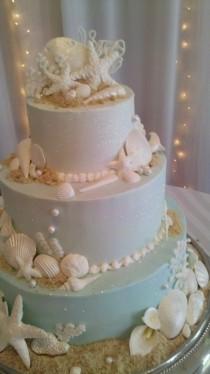 wedding photo - Beach Wedding Cake Decoration ♥ Wedding Cake with Edible Sea Shells and Pearls 