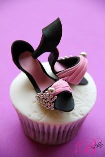 wedding photo -  Wedding Cakes & Cupcakes