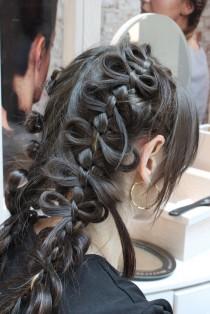 wedding photo - Einzigartige Bow Braid Hochzeit Frisuren für langes Haar