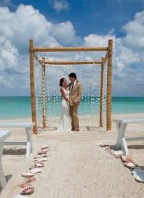 wedding photo -  beautiful beach wedding decor