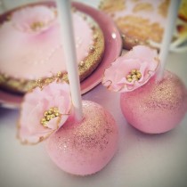 wedding photo - Pink and Gold Wedding Cake Pops with Pink and Gold Edible Sugar Flowers 