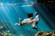 wedding photo - Noo + Tim - Corbeille sous-marin Le photographe Robe - Ivan Luckie Photographie