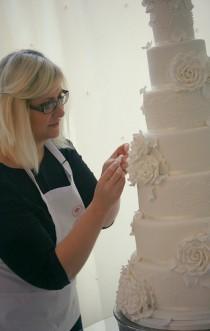 wedding photo - Gâteau de mariage de Rose blanche