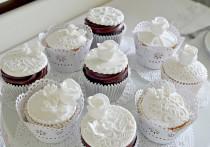 wedding photo - Lace Cupcakes