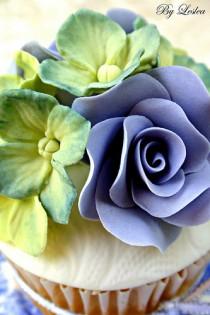 wedding photo - Hydrangea Avec Blue Rose