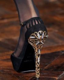 wedding photo - High heels shining black wedding shoes