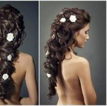 wedding photo - Wavy hairstyle with white roses